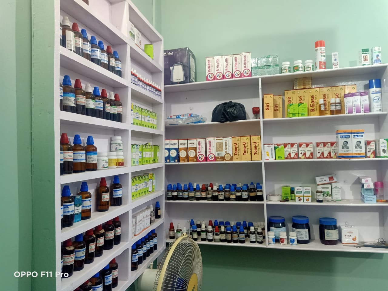 G.N. Homeo Clinic - Comprehensive Shelves
